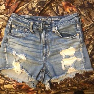 American Eagle Hi-Waist Shortie. Size 8